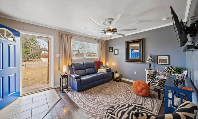 Big Spring Casa | Let D's Cozy Cottage Provide a Comfortable Stay!