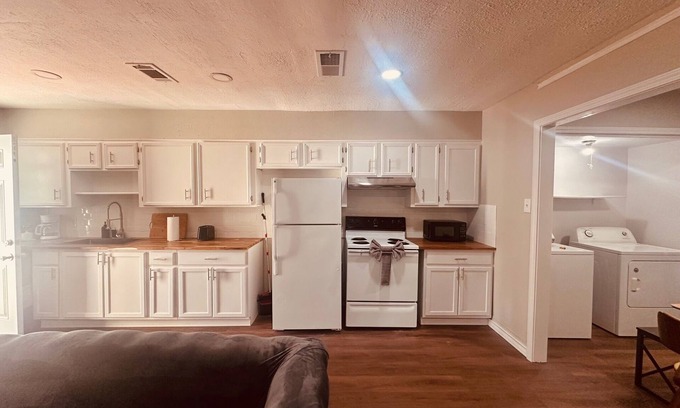 Bossier City Casa | Let's Dance!-3 Bedroom/2 Full Bath House in Bossier