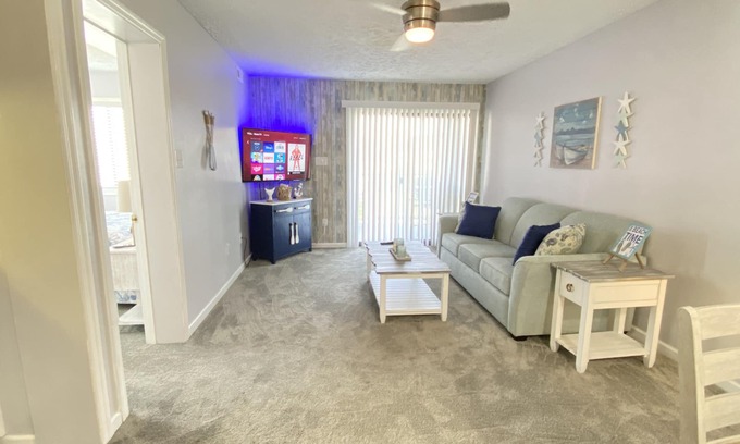 Rehoboth Beach Condominio | Let the fun begin 🏖🏊‍♀️😁 Located between both beaches