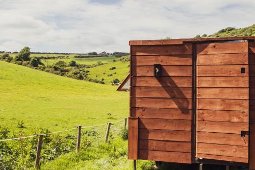 Alfriston Otro | Leto Shepherds Hut By Airpremier
