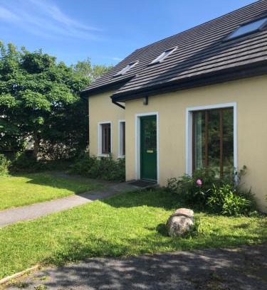 Letterfrack Casa | Letterfrack Farm Lodge house in Letterfrack village Connemara
