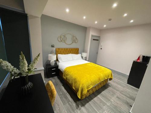 Rayners Lane Casa | Letzi Ensuite Room, 10 Mins Wembley, Fast WiFi