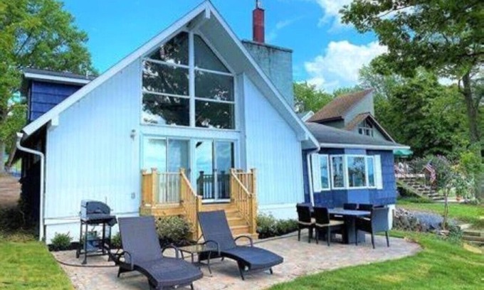 Skaneateles Cabaña | Level Lake Front/Sunset Side