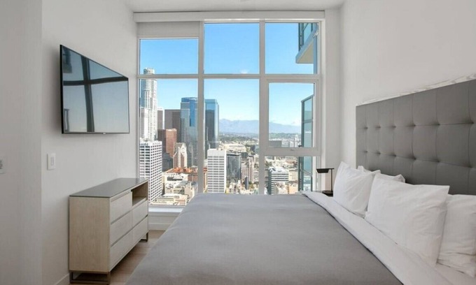 Historic Core Hotel | Level South Hill- A City Escape. Two Bedroom Sky Suite in the Heart Of DTLA