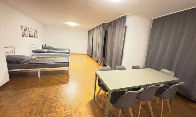 Leverkusen Apartamento | Leverkusen apartment - ideal for fitters & families, 3 bedrooms & large balcony