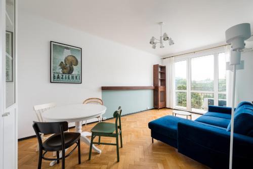 Muranow Apartamento | Lewartowskiego Royal Blue Apartment by BookingHost