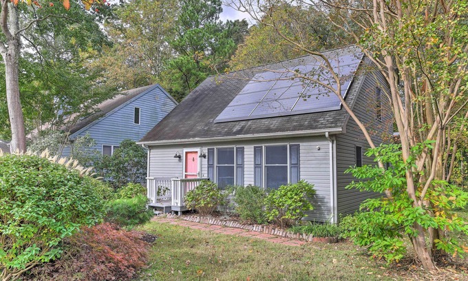 Rehoboth Beach Cabaña | Lewes Cottage w/ Pool Access: 10 Mi to Beach!