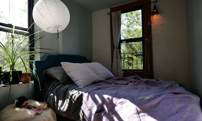 Crown Heights Apartamento | LGBTQ+ Haven—Peaceful, Artsy, & Welcoming Space