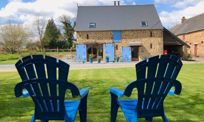 Saint-Aubin-Fosse-Louvain Casa | L’HIRONDELLE - Luxury Barn renovation on the Normandy/Loire border for couples