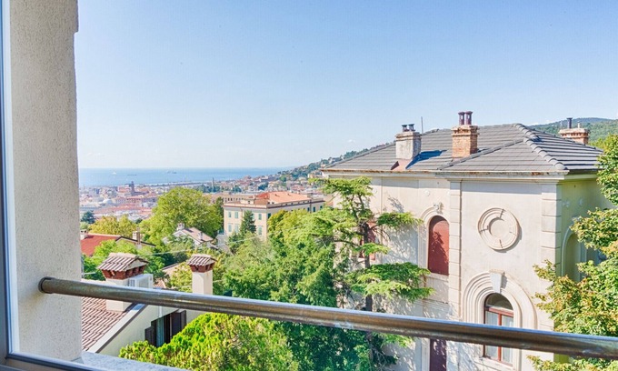 San Giovanni-Chiadino-Rozzol Apartamento | Liberty on the Gulf! Modern & Cozy Apt x6