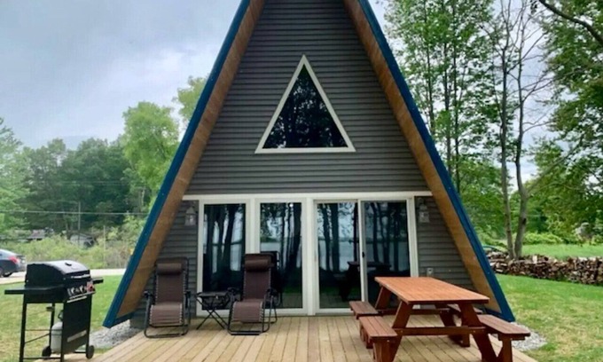 Au Gres Cabina | Life's a Hoot-Cabaña-Vista al Lago-Baño Privado