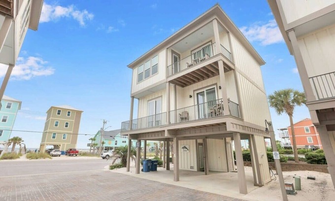 Gulf Shores Casa | Life's Porpoise #A: steps from beach, pool