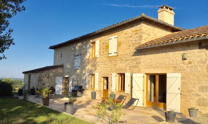 Caylus Otro | Luminoso, espacioso y acogedor casa de vacaciones con vistas fantásticas