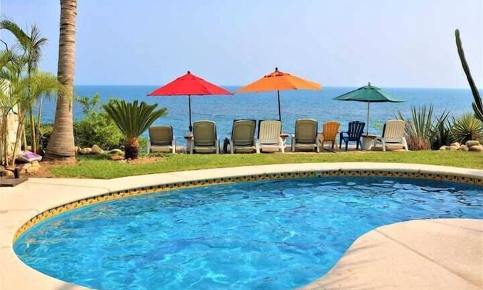 Carrizalillo Apartamento | Light And Bright Ocean Front 2 Bedroom