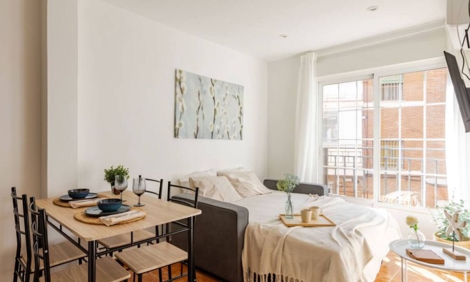 Villa de Vallecas Apartamento | Luz y color en la Villa