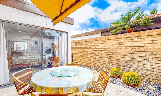 Canyon Sands Condominio | Light & bright getaway w/ private gas grill, shared pool, pool spa, & tennis