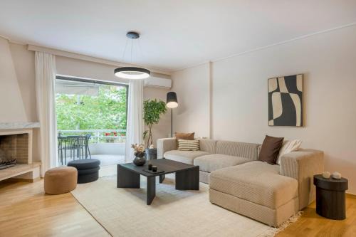 Marousi Apartamento | Light-Filled 3BR Flat in Marousi by UPSTREET