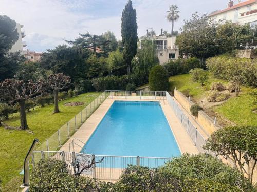 Cannes Apartamento | Light modern Studio with Garden terrace shared pool - 2294