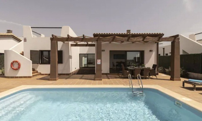 Caleta de Fuste Villa | Lightbooking Pueblo Majorero piscina climatizada Jove 10