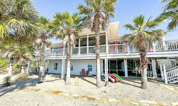 Carrabelle Casa | ¡La playa del faro está situada en la playa de Carrabelle! Hermosos amaneceres y puestas de sol!