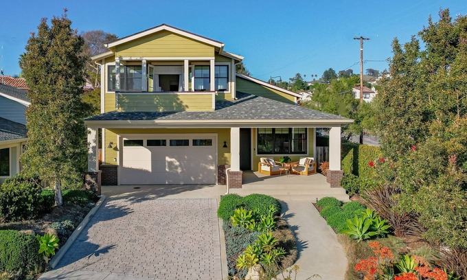 The Mesa Casa | Lighthouse Dreams - Mesa Stunner Near the Beach