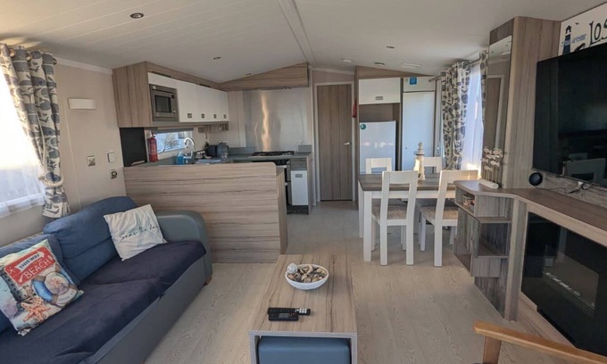 Sandilands Cabina | Lighthouse Lodge - Peaceful & Dog Friendly
