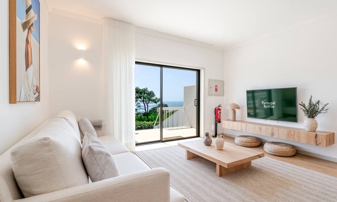 Carreco Casa | Lighthouse View by Portugal Active