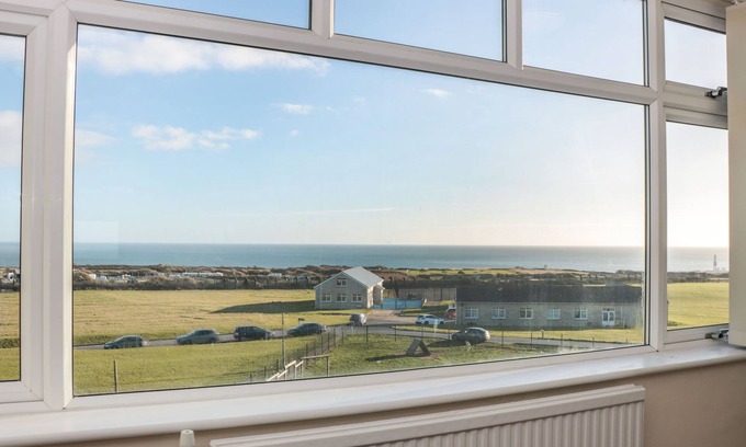 Southwell Cabaña | LIGHTHOUSE VIEW, country holiday cottage in Portland Bill