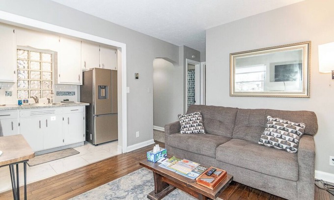 Fairport Harbor Apartamento | Lighthouse View Suite. This is the ideal getaway!