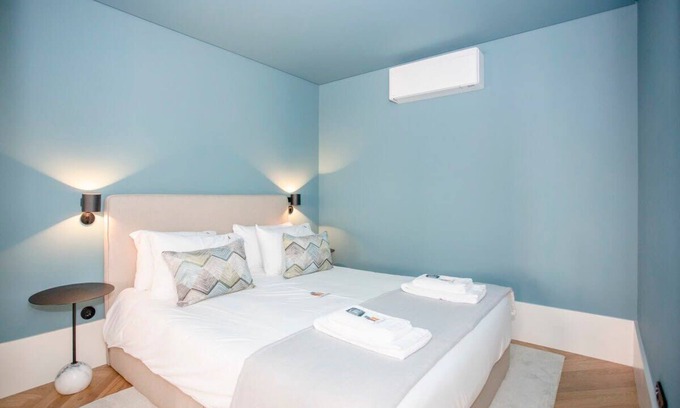 Sao Nicolau Apartamento | Liiiving in Porto - Ribeira Design Apartment