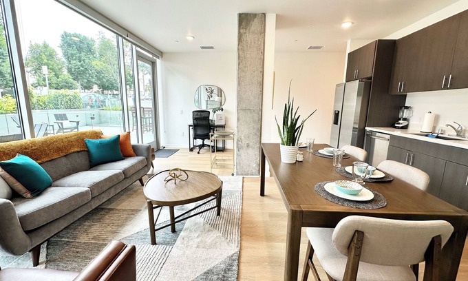 Point Loma Heights Apartamento | Like a hotel but better! Pet friendly, exclusive patio, near beach, free parking