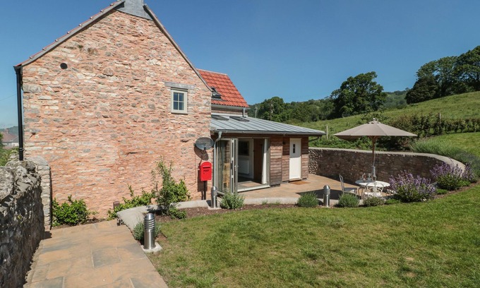 Wells Casa | LILAC COTTAGE, pet friendly, character holiday cottage in Wells