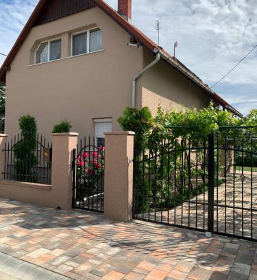 Zsorifurdo Apartamento | Liliom Apartman