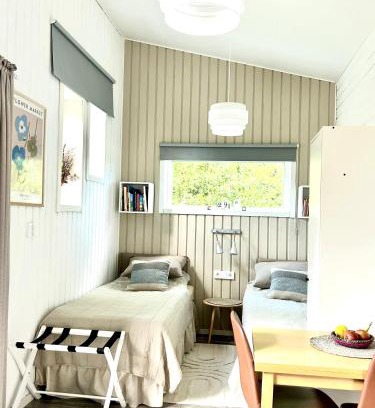 Orebro Cama Y Desayuno | Lilla huset Bed & Breakfast - countryside guesthouse, free parking