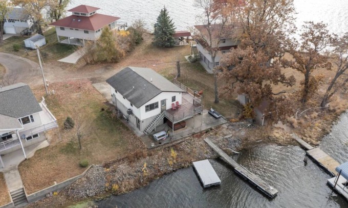 Guttenberg Cabina | Lilly Pad Cottage on Abel Island