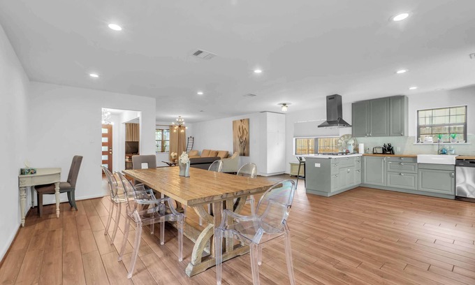 Houston Casa | Lilly's Maison #1 -Medical Center - Galleria - NRG