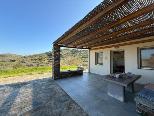 Vourkari Casa | Lily House