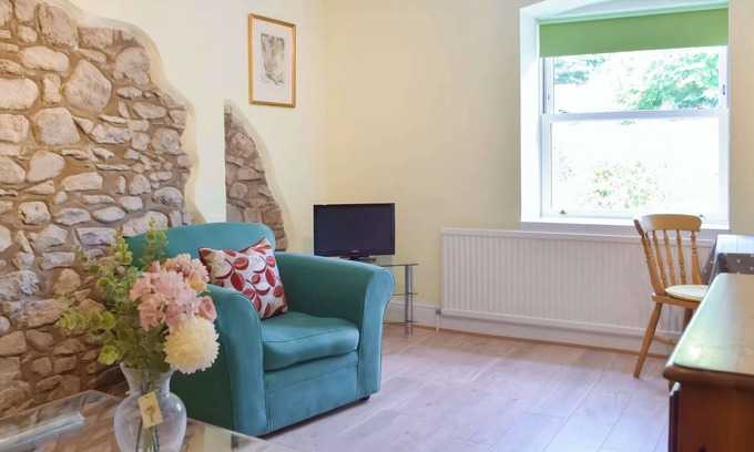 Llanfynydd Cabaña | Lily of the Valley - UK47133