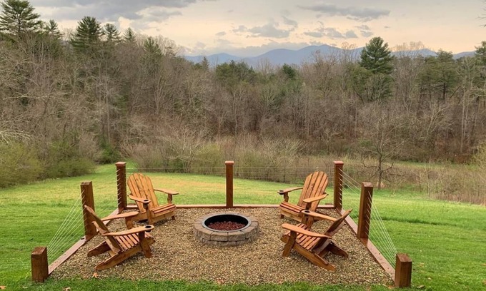 Weaverville Cabina | Lilly's Mountain Getaway - ¡Una auténtica experiencia de granja de montaña! Incluye Biltmore!
