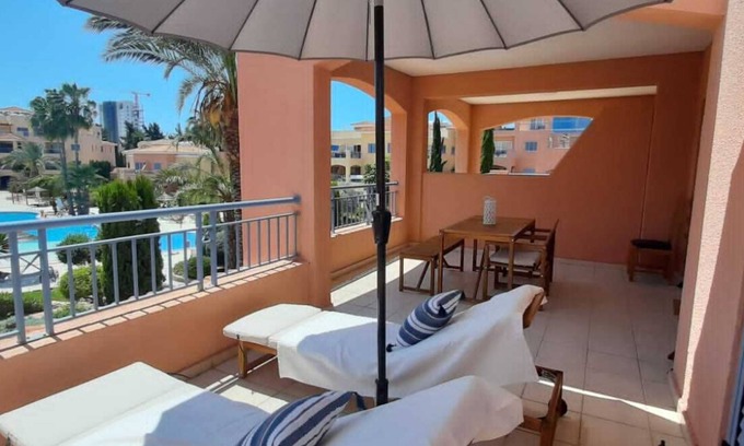 Paphos Apartamento | Limnaria Gardens - Superb modern 1 bed apartment with pool views