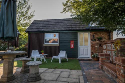 Lincoln Casa | Lincoln Holiday Retreat Little House with private hot tub