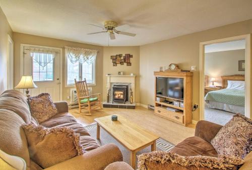 Lincoln Apartamento | Lincoln Resort Condo with Pool Access - Near Hiking!