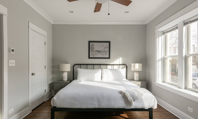 Chicago Apartamento | Lincoln Square Oasis - Bright, Clean and in Great Location