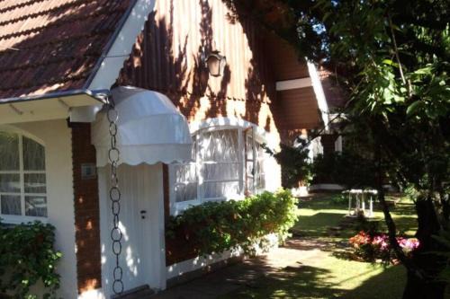 Jardim do Embaixador Casa | Linda casa 3 qtos com 1 suite a 1km de Capivari