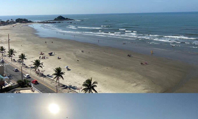 Praia dos Sonhos Apartamento | Linda Kitnet in a building facing the sea