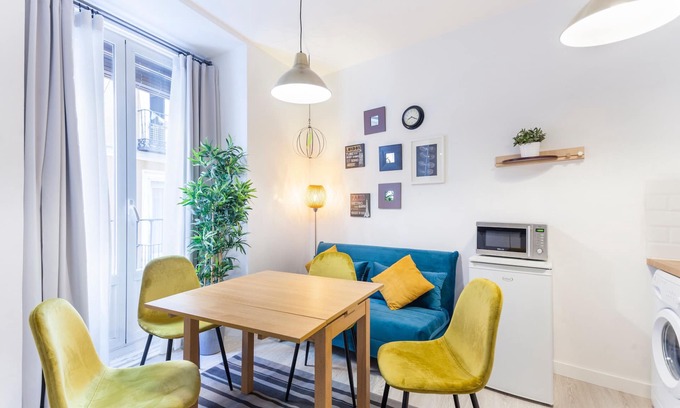 Barrio de las Letras Apartamento | Apartamento Lindo I en Madrid