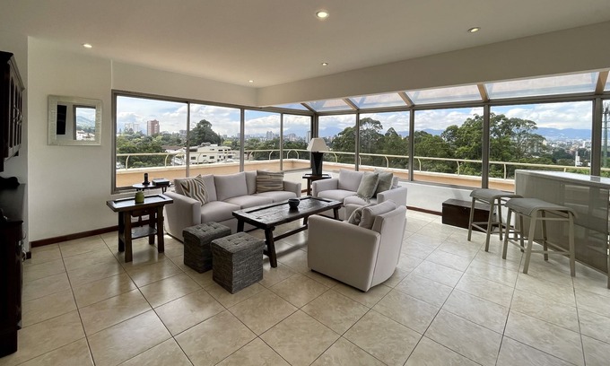 Zona 16 Apartamento | Lindo penthouse con lindas vistas, espacioso cerca de Paseo Cayala