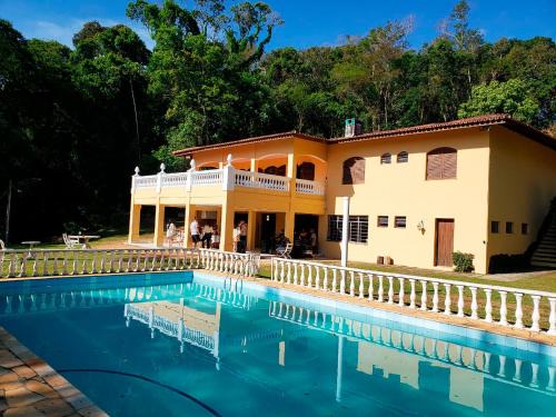 Portao Casa | Lindo sitio c lago e lazer completo em Atibaia SP