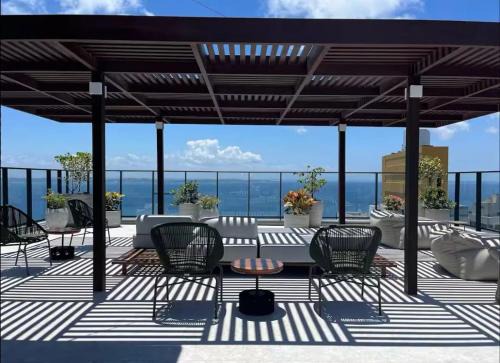 Graca Apartamento | Lindo Studio de Alto padrão no Corredor da vitória com Cozinha Completa, Piscina e Academia no Rooftop, Lavanderia e Minimercado