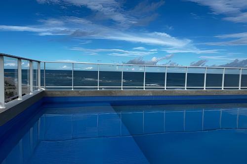 Amaralina Apartamento | Lindo Studio em frente a praia